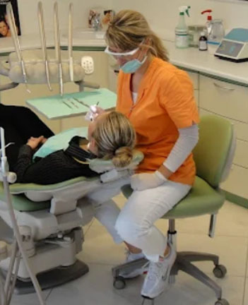 Καραγιάννη Ωριάνα - Οδοντίατρος